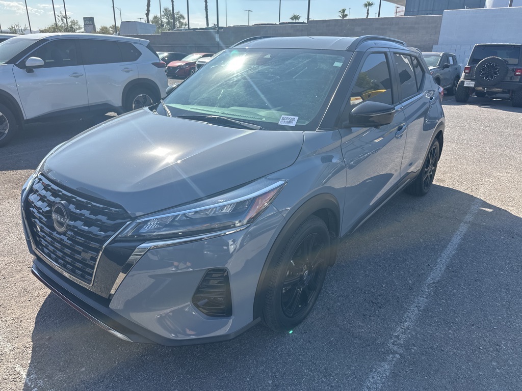 2023 Nissan Kicks SR