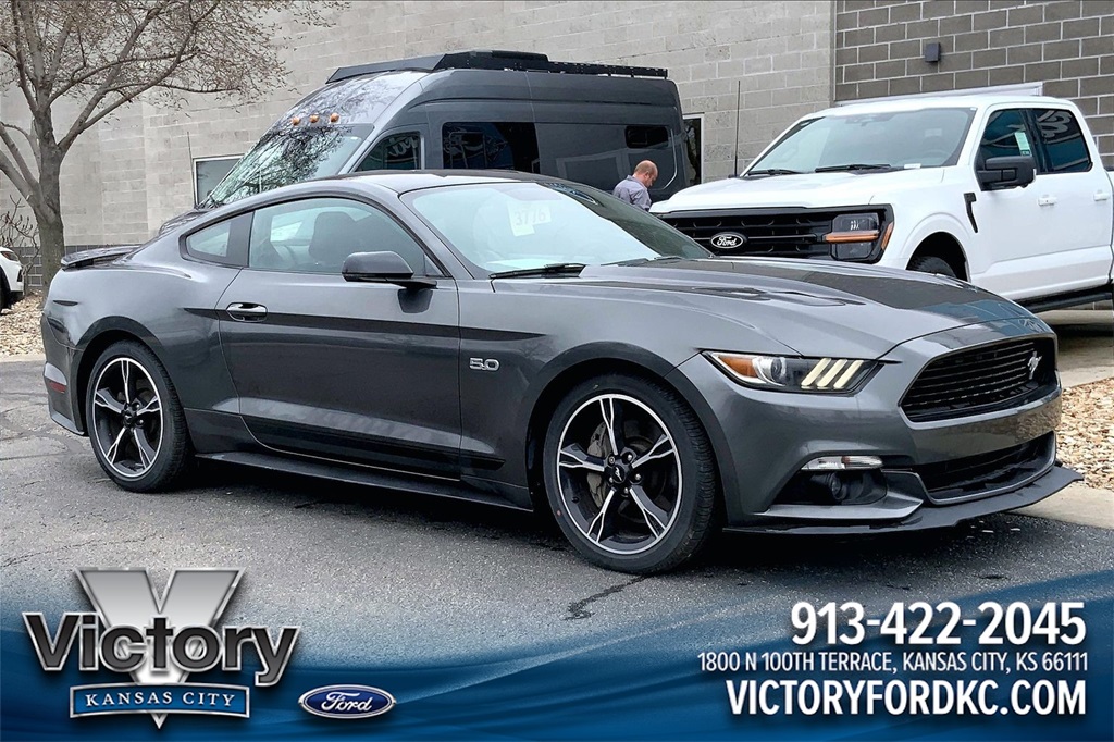 2017 Ford Mustang GT Premium Coupe RWD