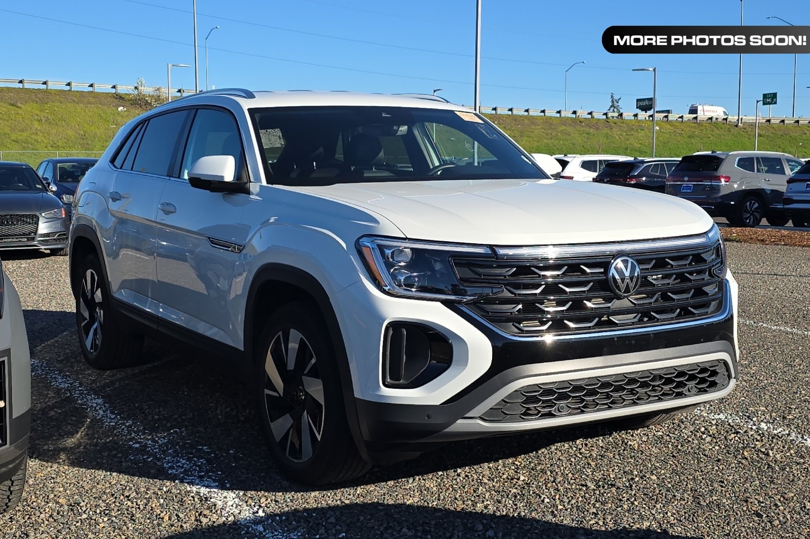2025 Volkswagen Atlas Cross Sport SE 4Motion with Technology
