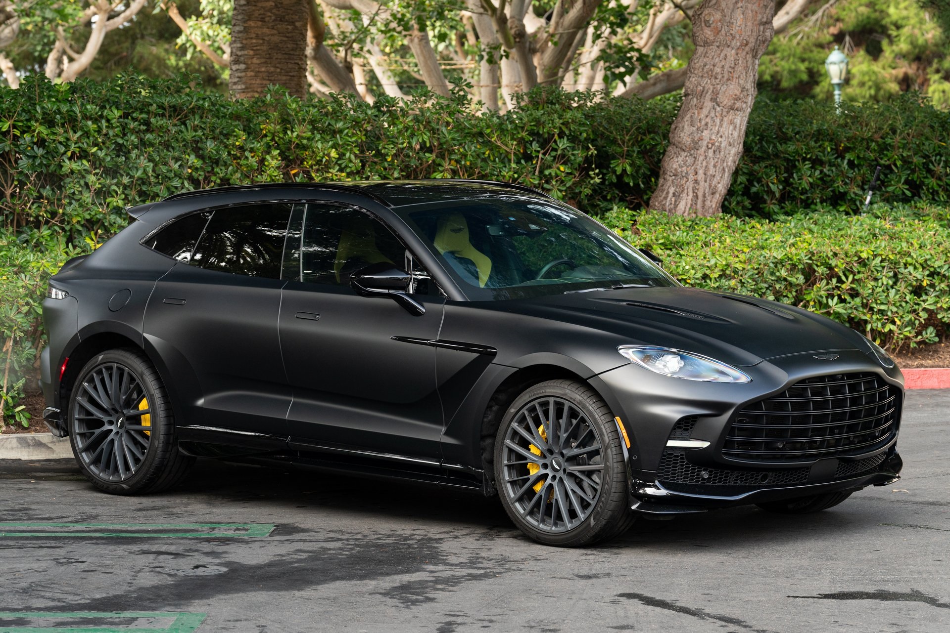2023 Aston Martin DBX