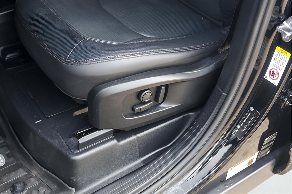 Used Car 2023 Land Rover Defender 110  X-dynamic Se For Sale Under $60,000 In Austin, Texas