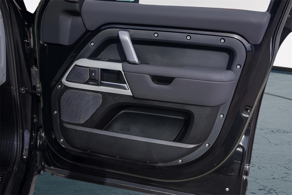 Used Car 2023 Land Rover Defender 110  X-dynamic Se For Sale Under $60,000 In Austin, Texas