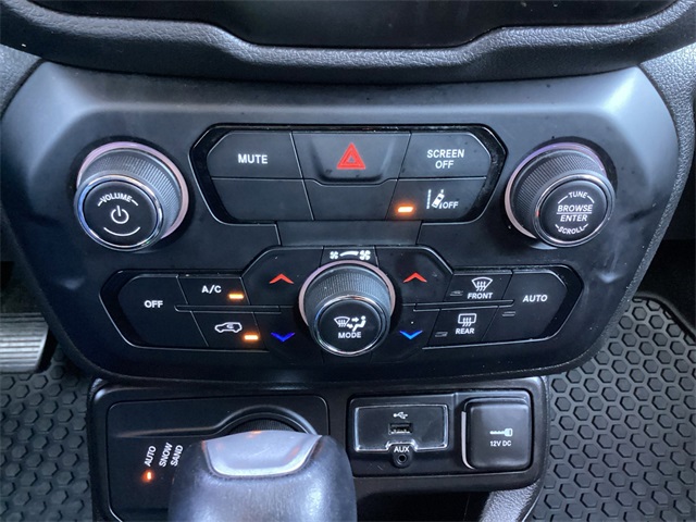 Used Car 2023 Jeep Renegade  Latitude For Sale Under $20,000 In San Antonio, Texas