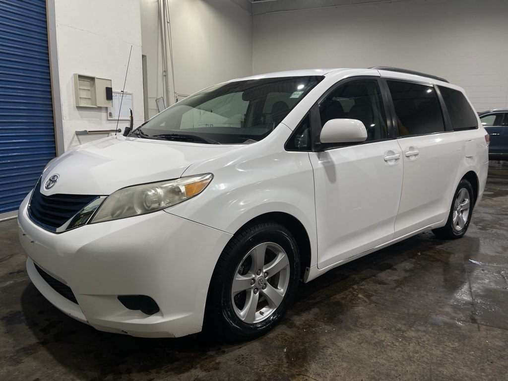 2011 Toyota Sienna LE