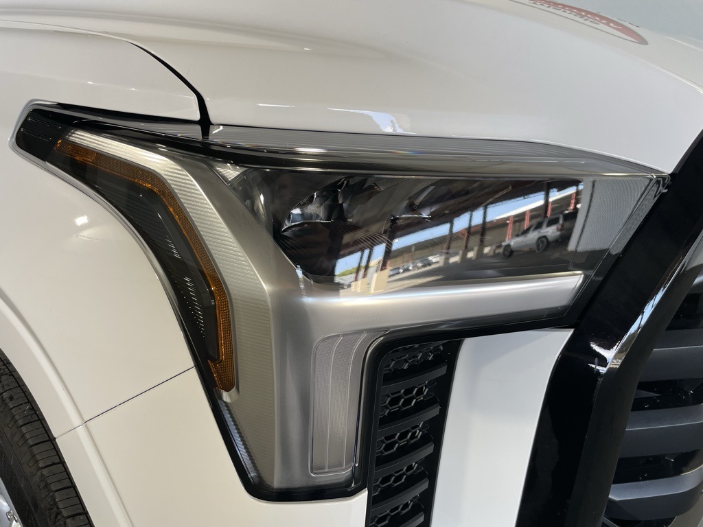 Thumbnail: 2025 Toyota Tundra - 9