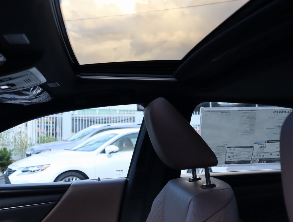 Thumbnail: 2025 Lexus ES - 27