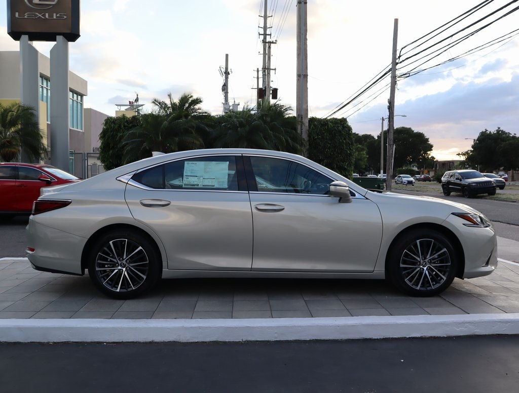 Thumbnail: 2025 Lexus ES - 4