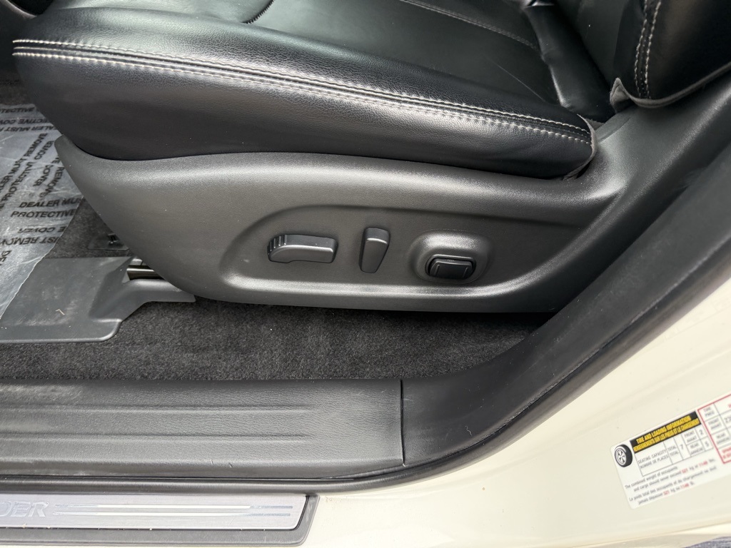 2017 Nissan Pathfinder SL White at Baytown Hyundai