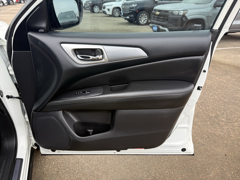 2017 Nissan Pathfinder SL White at Baytown Hyundai