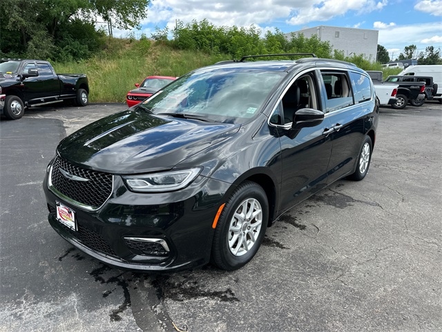 Certified 2022 Chrysler Pacifica Touring L with VIN 2C4RC1BG3NR215433 for sale in Kansas City