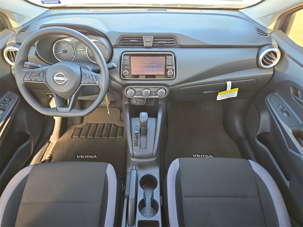 2025 Nissan Versa 1.6 S - 10