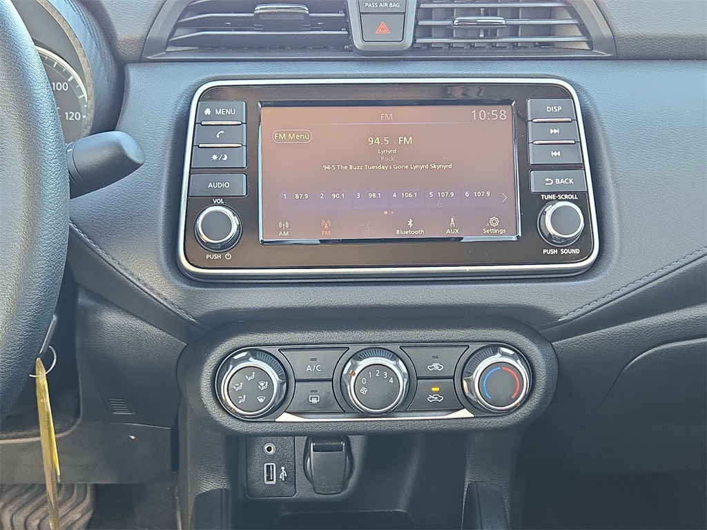 2025 Nissan Versa 1.6 S - 11