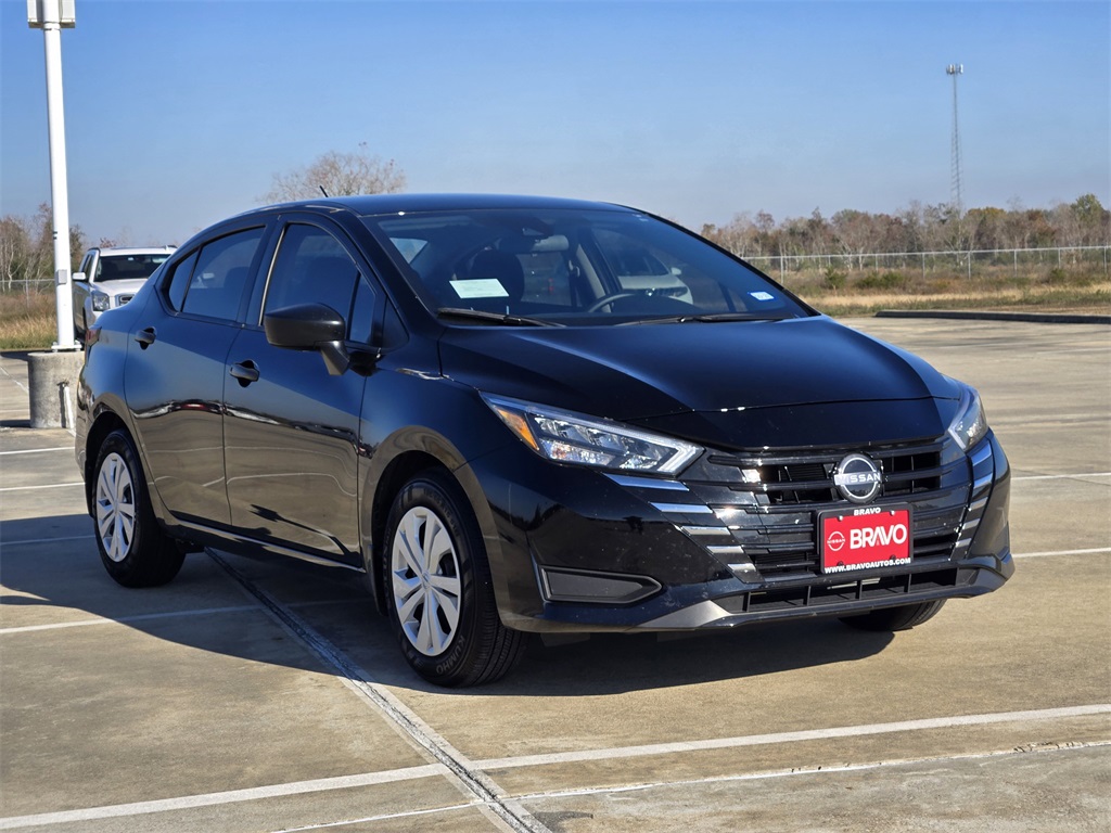 2025 Nissan Versa 1.6 S - 2