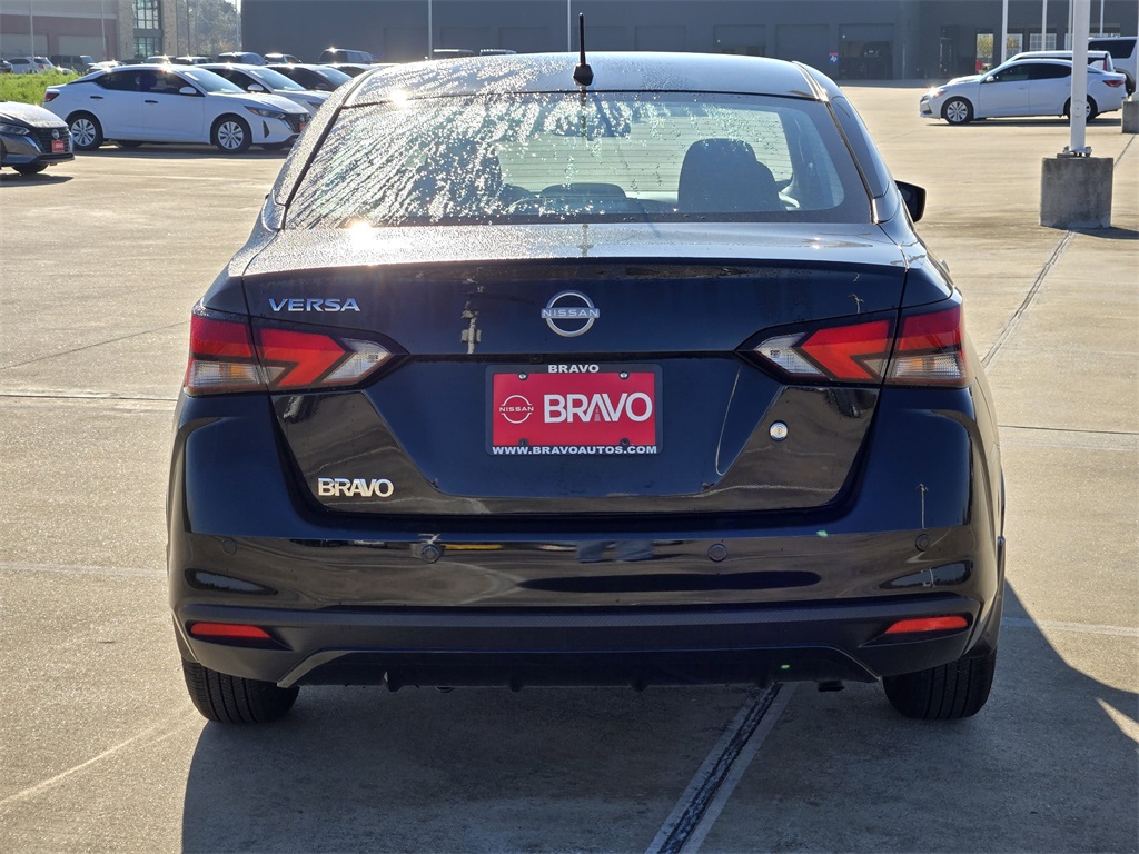 2025 Nissan Versa 1.6 S - 4