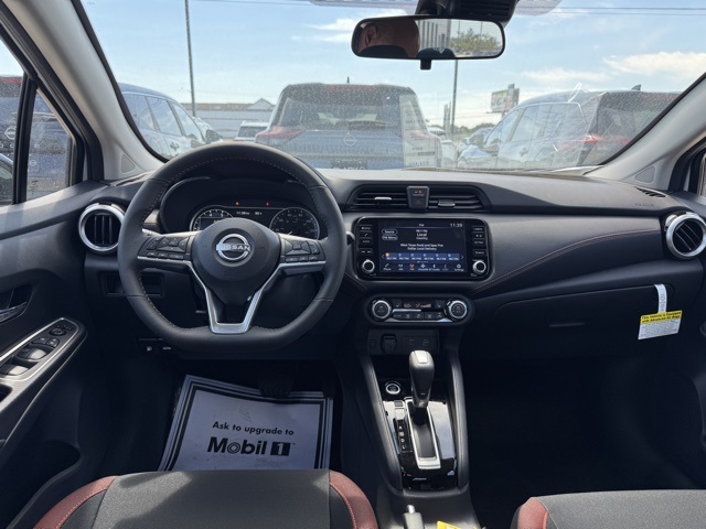 2025 Nissan Versa 1.6 SR photo 3