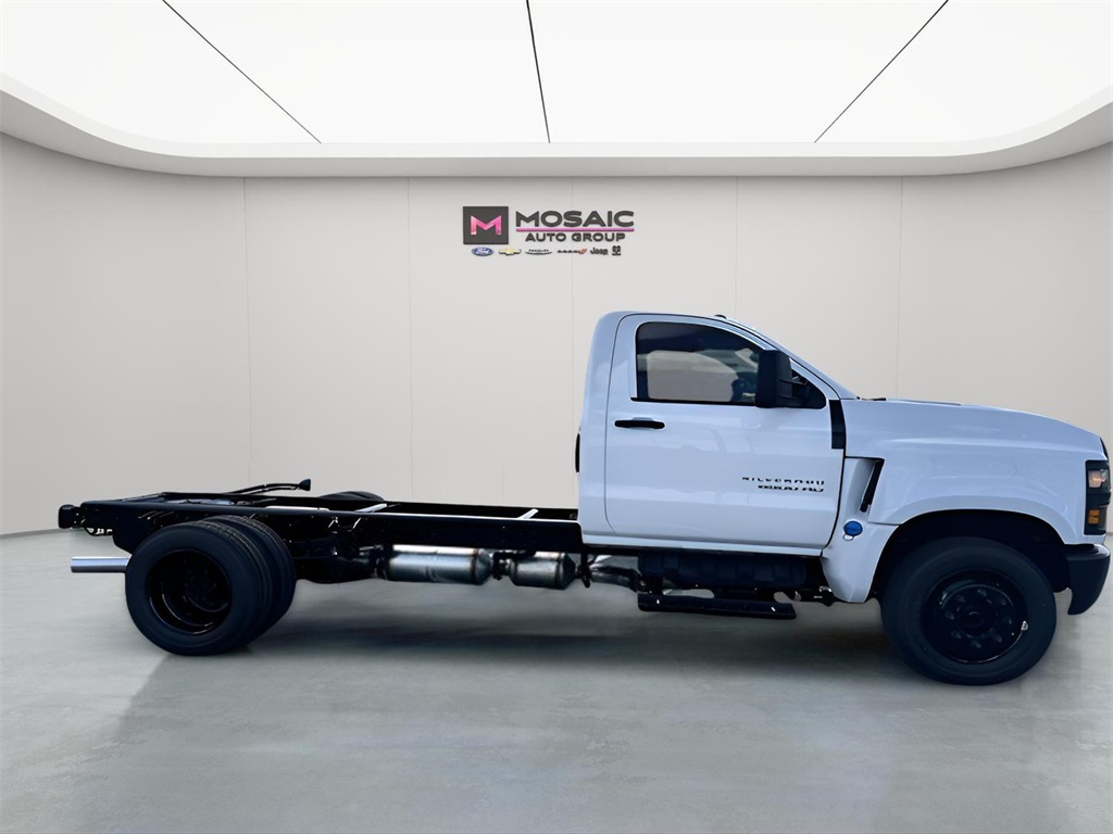 2024 Chevrolet Silverado 6500HD