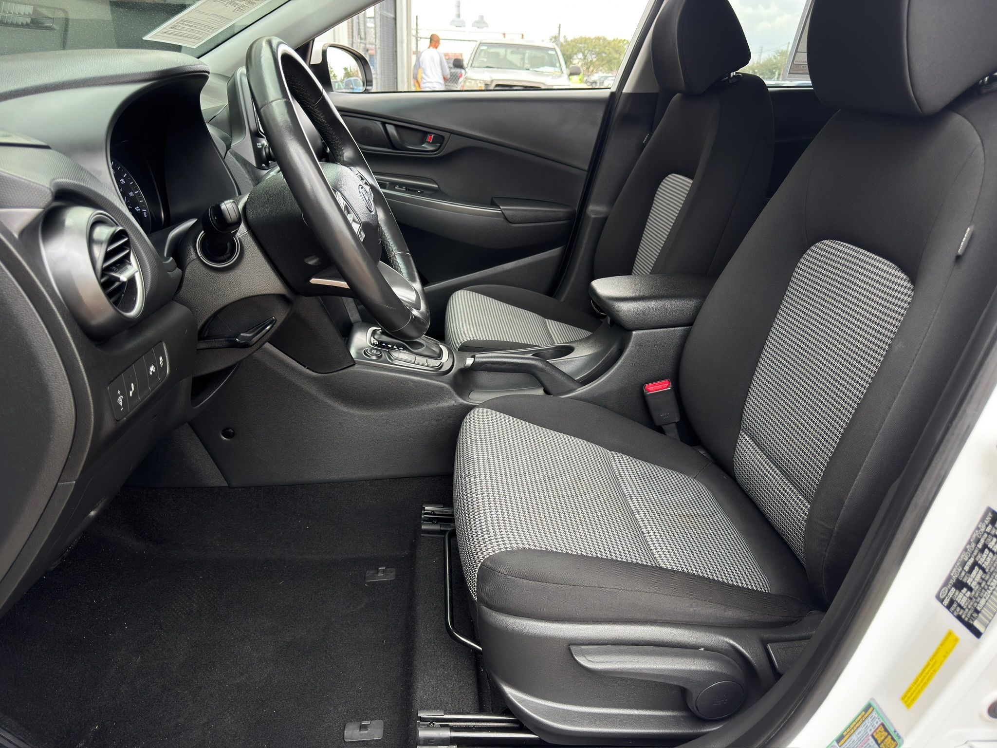 2021 Hyundai Kona SEL - 8