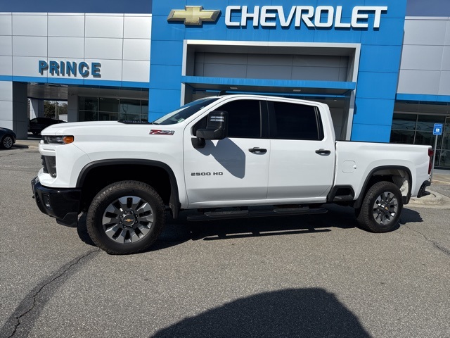 2024 Chevrolet Silverado 2500HD Custom Crew Cab 4WD