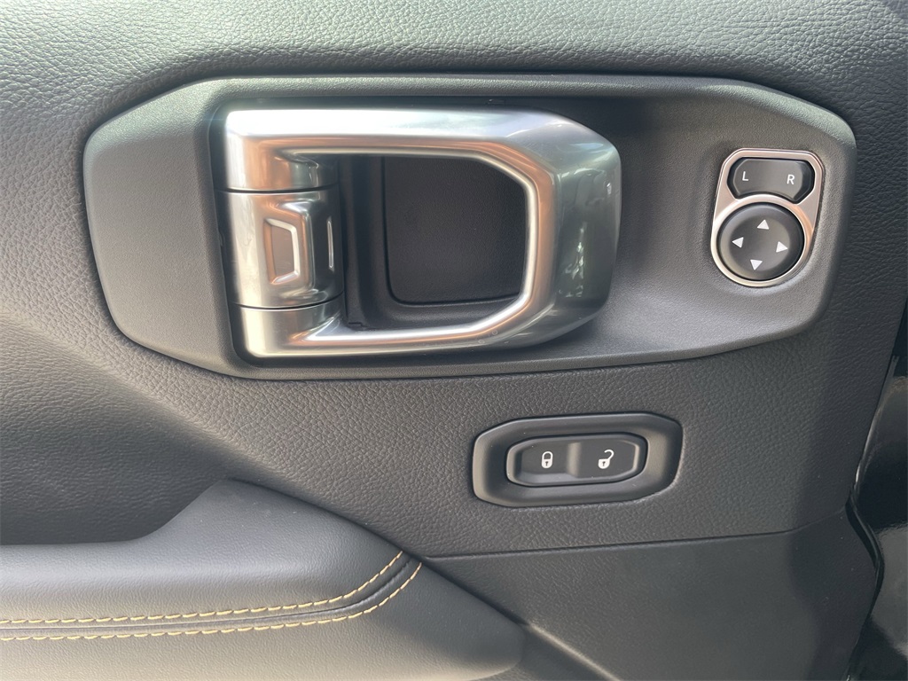 2025 Jeep Gladiator Nighthawk - 11