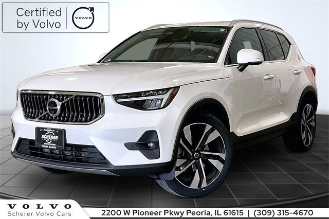 2023 Volvo XC40 B5 Plus Bright Theme AWD