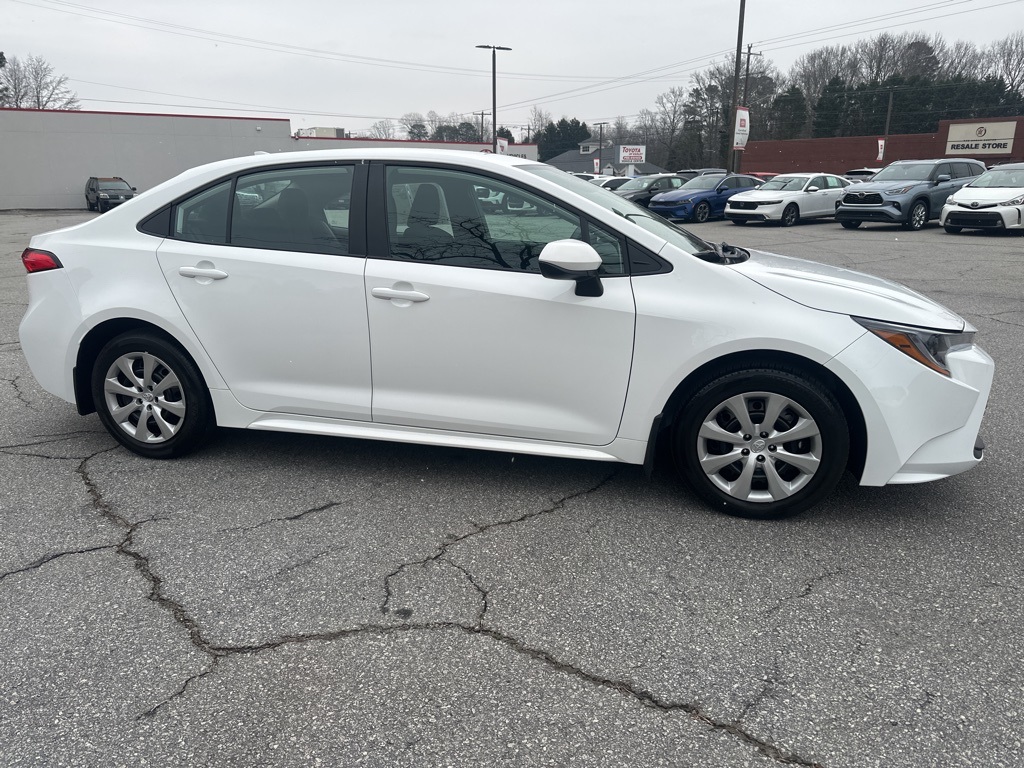 2025 Toyota Corolla LE FWD