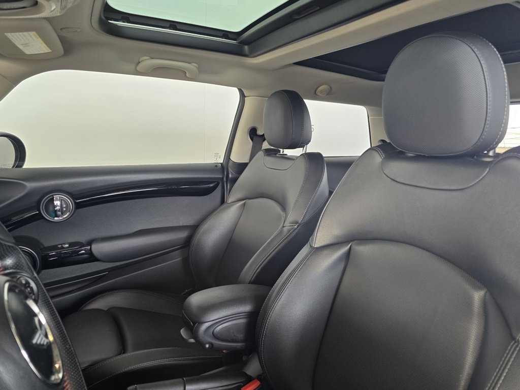 Thumbnail: 2019 MINI Cooper - 15