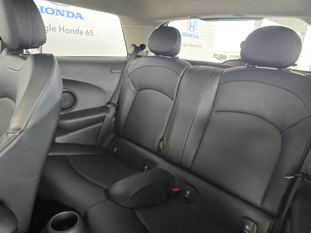 Thumbnail: 2019 MINI Cooper - 16