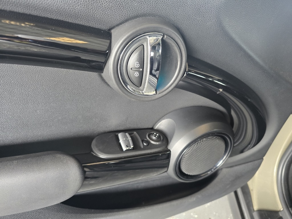 Thumbnail: 2019 MINI Cooper - 21