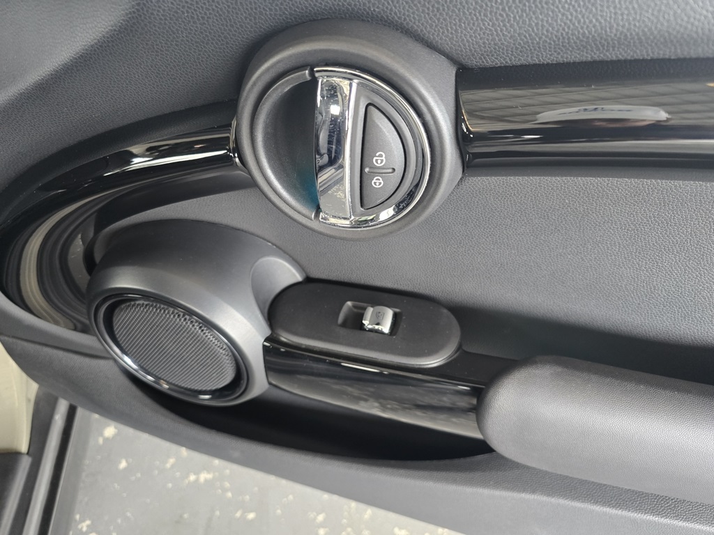 Thumbnail: 2019 MINI Cooper - 25