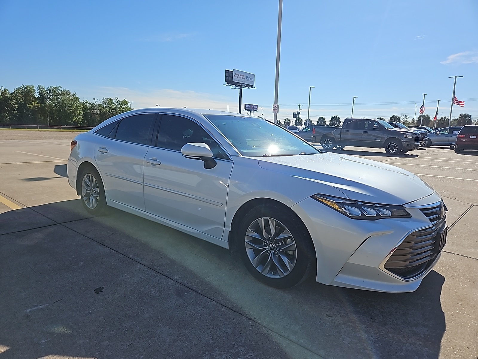 2019 Toyota Avalon XLE White at Don McGill Toyota