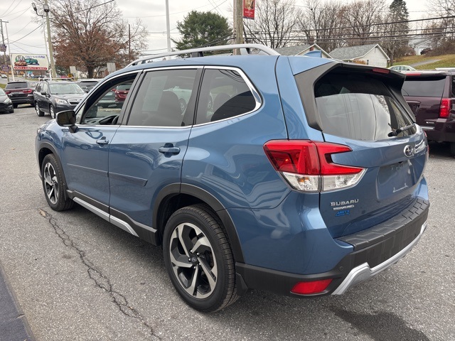 2022 Subaru Forester Touring photo 4