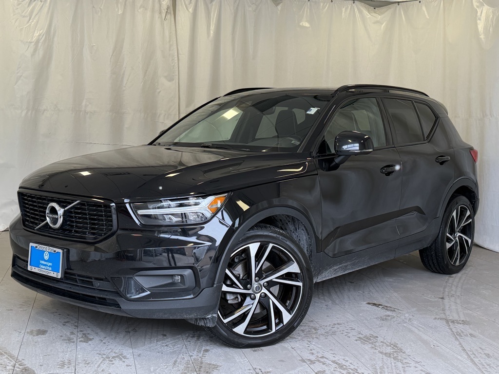 2022 Volvo XC40 T5 R-Design AWD
