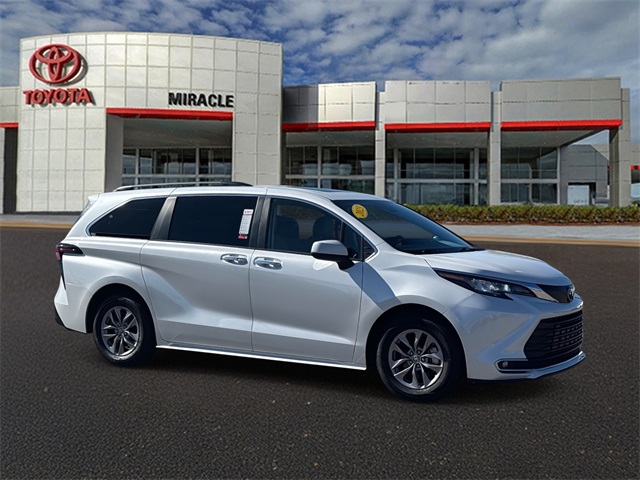 2023 Toyota Sienna XLE 7-Passenger FWD