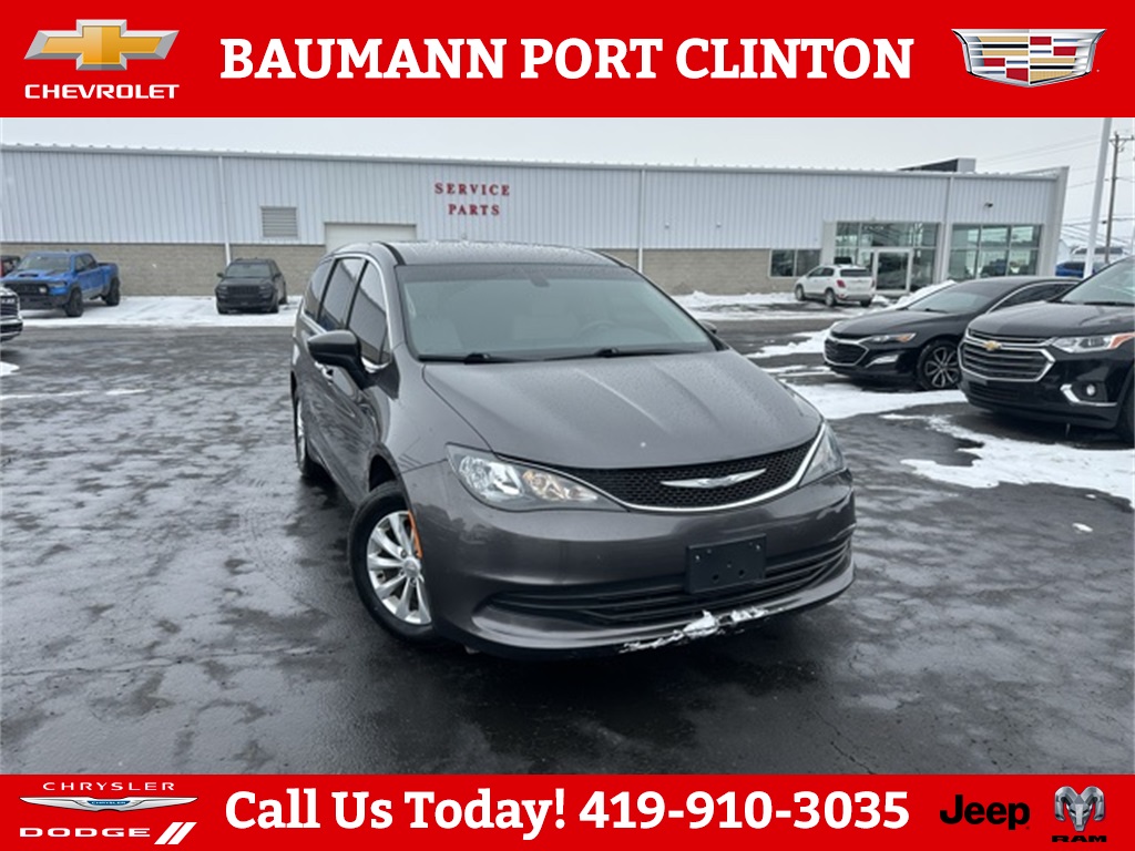 2017 Chrysler Pacifica Touring FWD