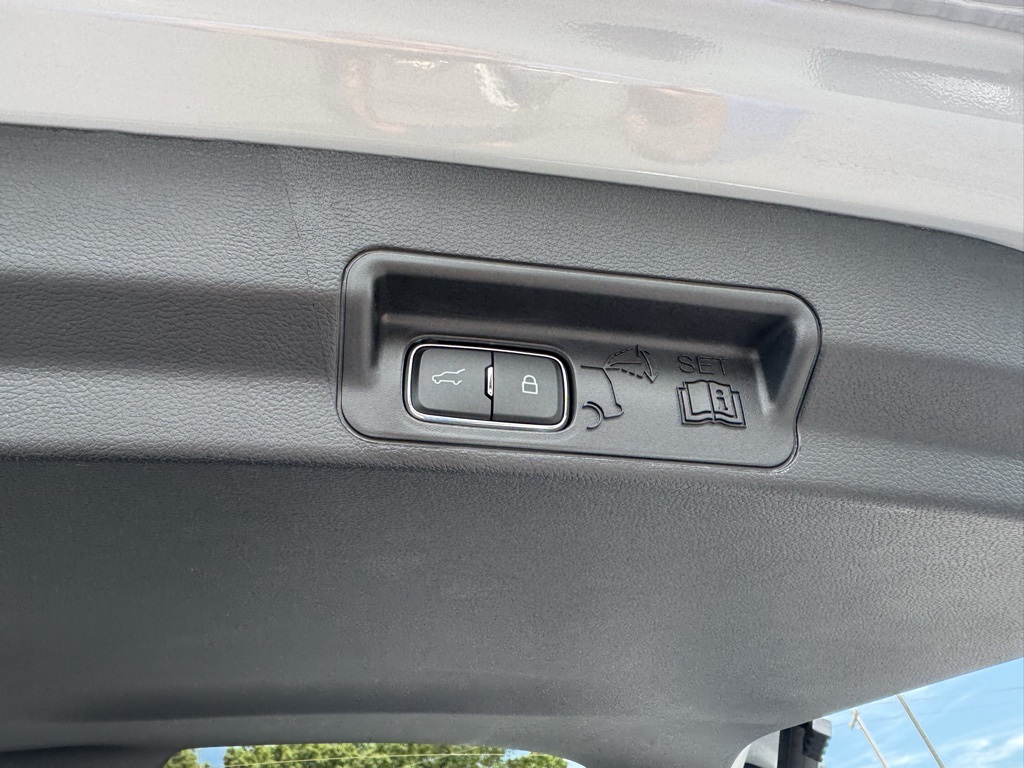 FordExplorer26