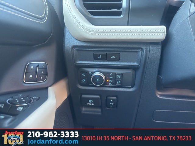 Used Car 2022 Ford Expedition Max  Platinum For Sale Under $60,000 In San Antonio, Texas
