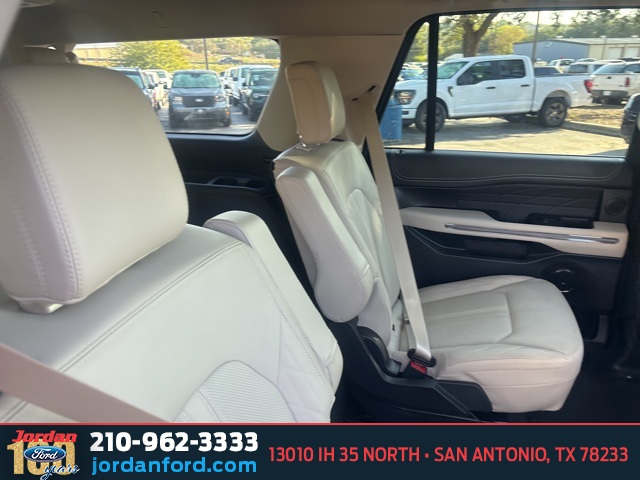 Used Car 2022 Ford Expedition Max  Platinum For Sale Under $60,000 In San Antonio, Texas