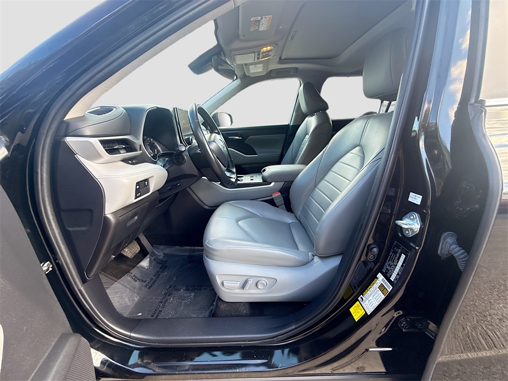 2024 Toyota Highlander XLE Blue at Don McGill Toyota