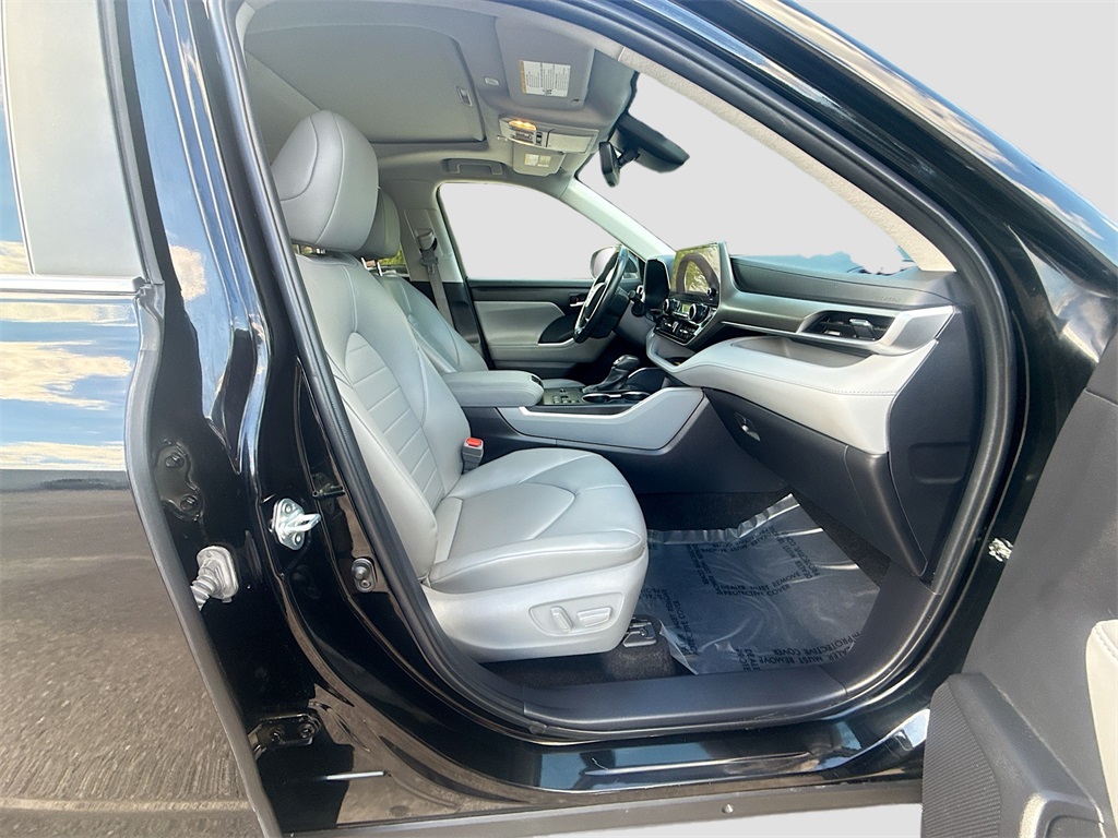 2024 Toyota Highlander XLE Blue at Don McGill Toyota