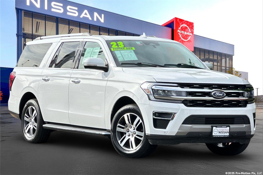 2023 Ford Expedition Limited's photo
