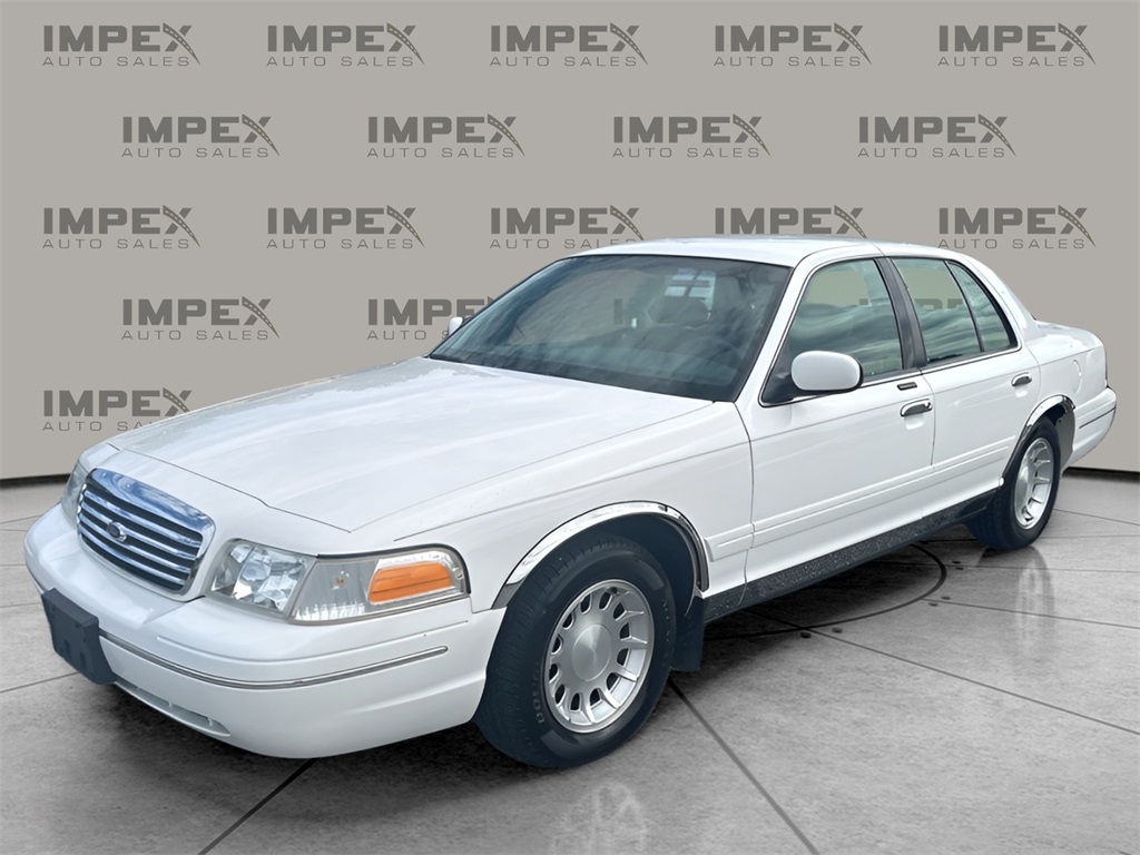 1998 Ford Crown Victoria LX's photo