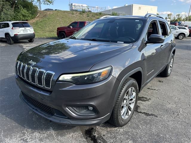 Used 2019 Jeep Cherokee Latitude Plus with VIN 1C4PJMLX3KD238268 for sale in Kansas City