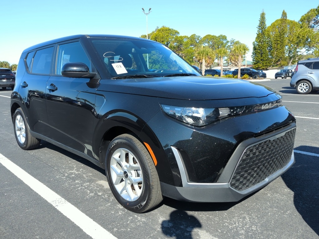 2025 Kia Soul LX FWD