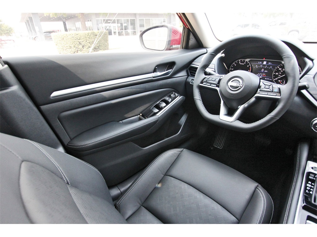 2025 Nissan Altima 2.5 SL - 5