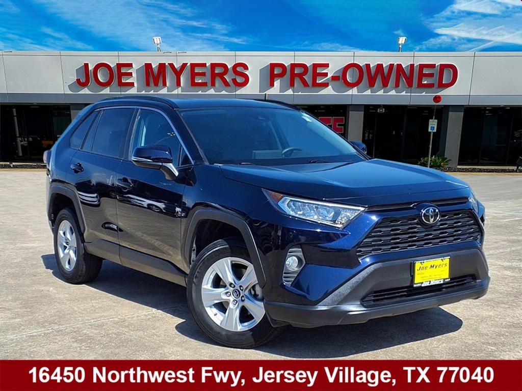 2021 Toyota RAV4 XLE - 0