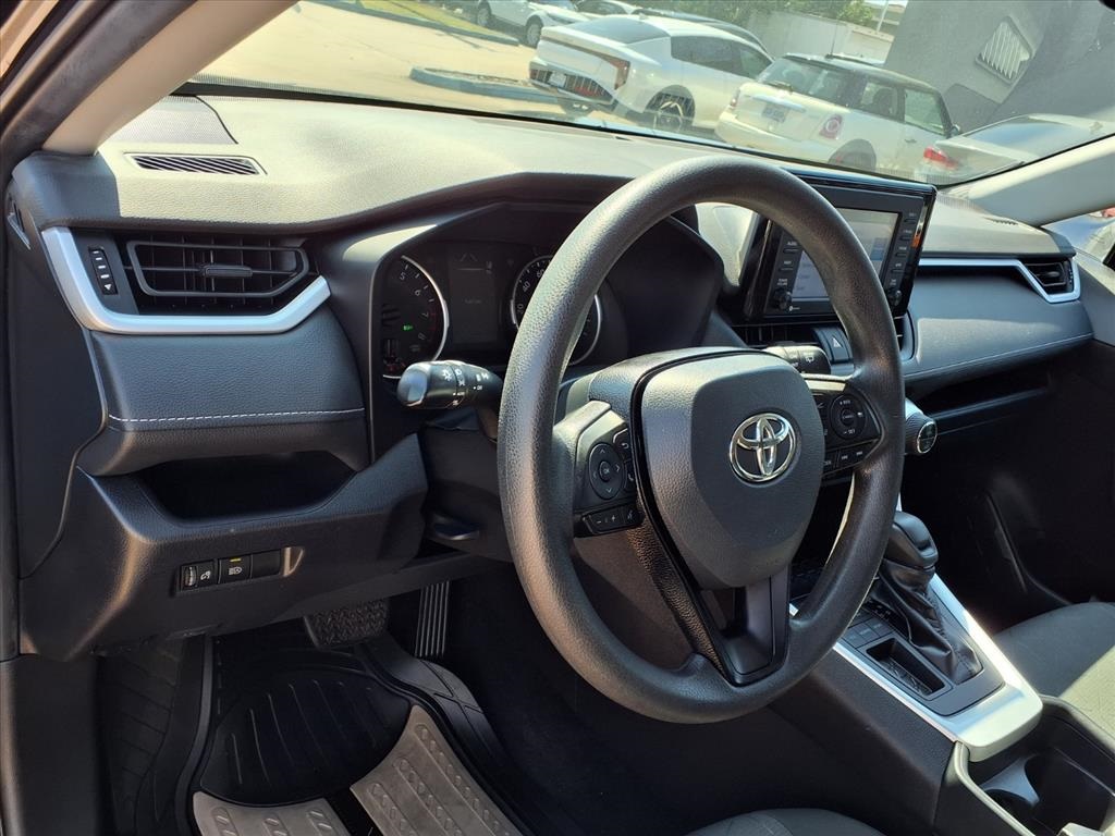 2021 Toyota RAV4 XLE - 10