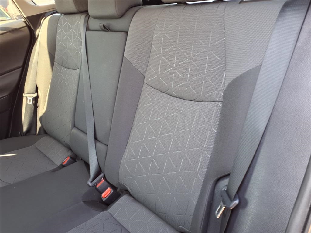 2021 Toyota RAV4 XLE - 8