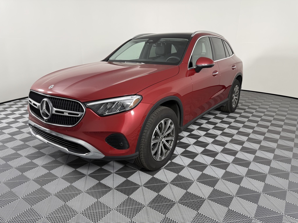 2024 Mercedes Benz GLC 300 photo 3