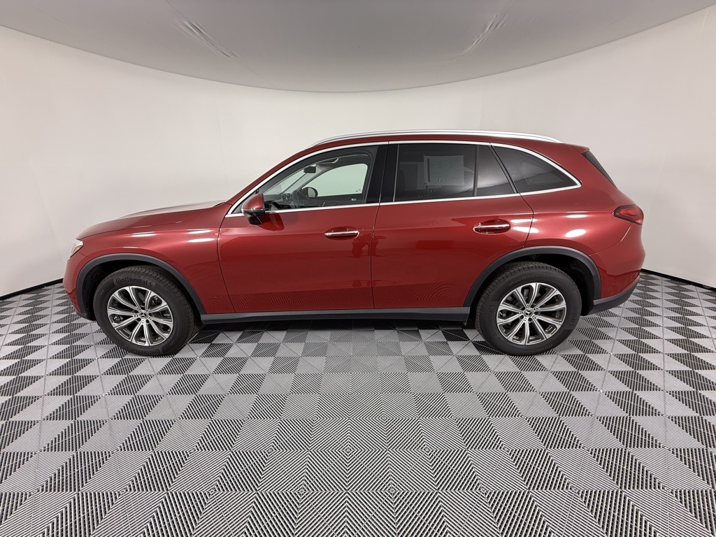 2024 Mercedes Benz GLC 300 photo 4