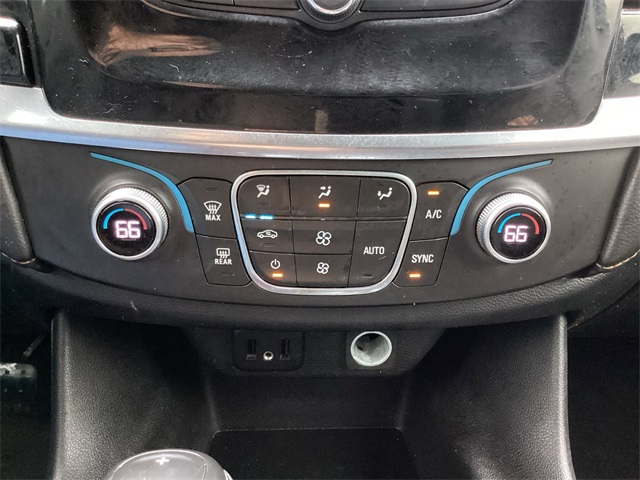 Used Car 2018 Chevrolet Traverse  Ls For Sale Under $20,000 In San Antonio, Texas